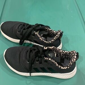 Women’s Puremotion Adidas size 6.